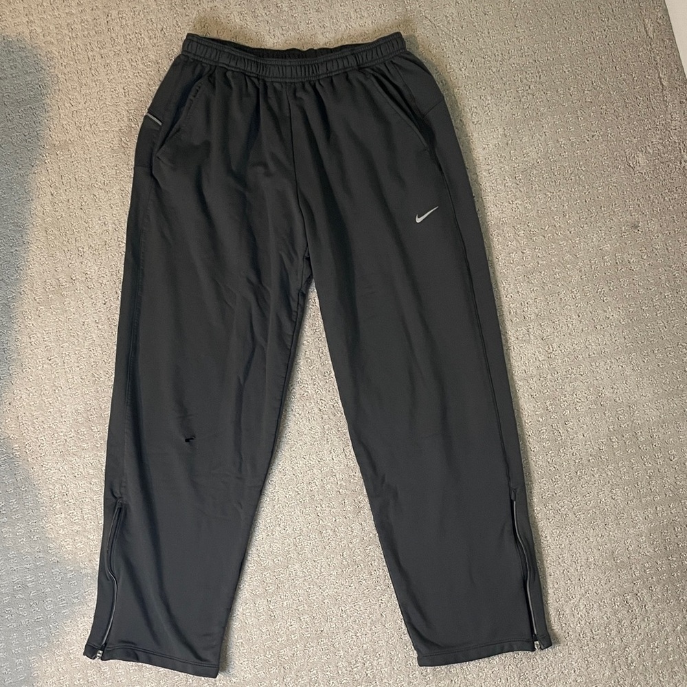 Nike Dri Fit Charcoal Athletic Pants /joggers.  Fleece lined size large